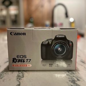Canon rebel T7 18-55 mm